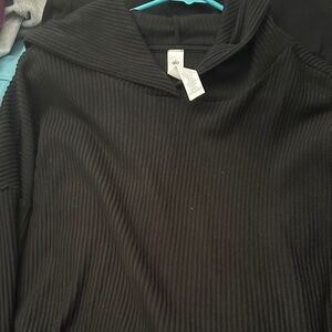 ALO Yoga Black Ribbed Pullover